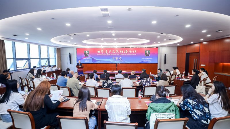 文化传媒公司加盟代理费用解析：揭秘成本构成与决策因素**